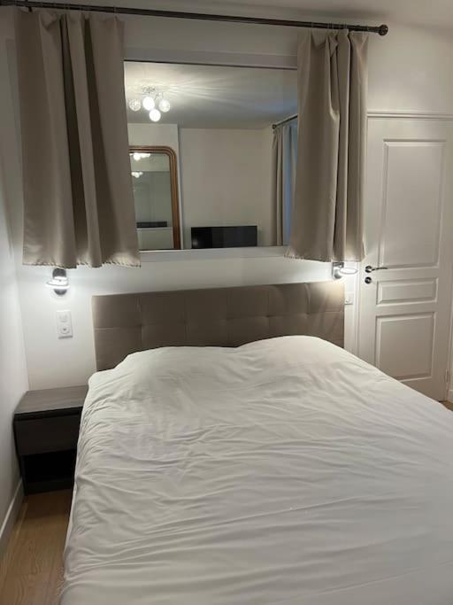Luxury Appartment, Champs Elysees, Neuf ! Paris Eksteriør billede