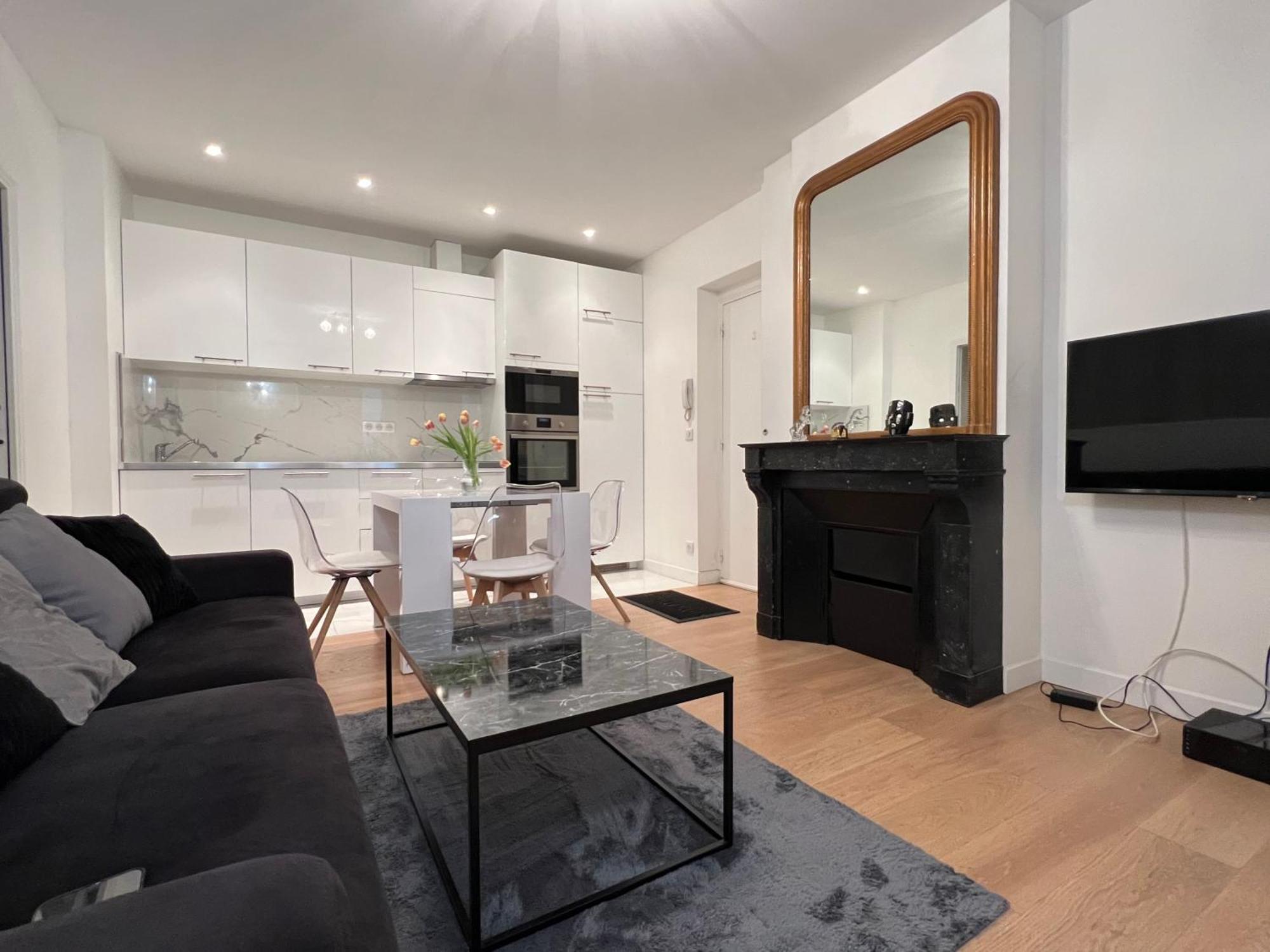 Luxury Appartment, Champs Elysees, Neuf ! Paris Eksteriør billede
